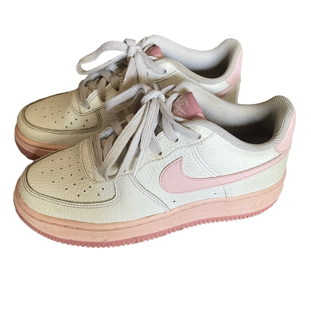 Nike Kids size 3.5 Air Force 1 White and Pink